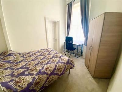  This Double Room in a shared 5-bedroom flat Main Photo