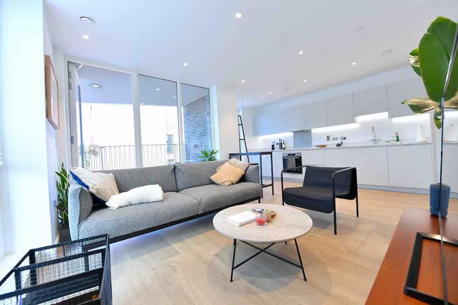 Bright & Stylish - double Bed with Balcony hackney Main Photo
