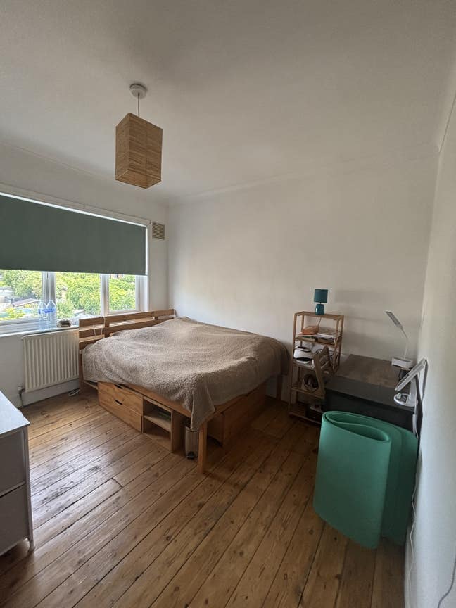 Double room £850 at Northfields Ealing Main Photo