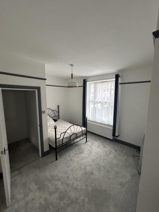 Large Double Room to rent - NO DEPOSIT Main Photo