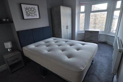 Double Bed l Modern l Working/Mature Students Main Photo