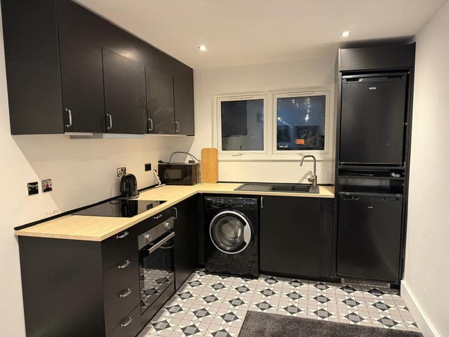 Top-floor studio in Brislington! Bills included! Main Photo
