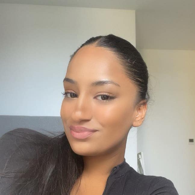 20 year old Female seeks a single or double room Main Photo