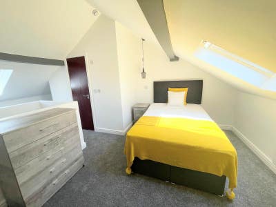 New - Ensuite Double Rms - City Centre  Main Photo