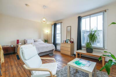 Modern 3-Bed, 3-Floor Apartment with Terrace  Main Photo