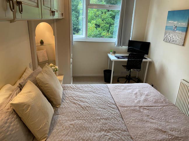 Cosy Room Available - Guildford Rooms Main Photo
