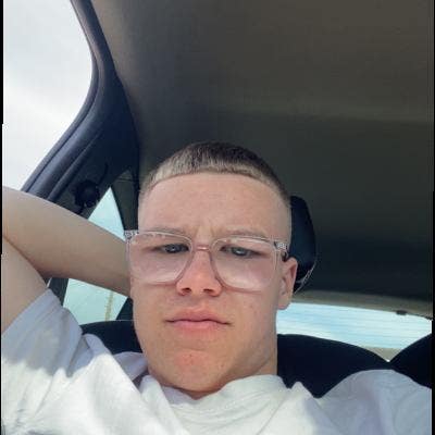 23 year old Male seeks a single or double room Main Photo