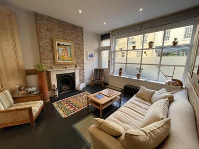 Ground-floor bedroom &  reception room as one unit Main Photo