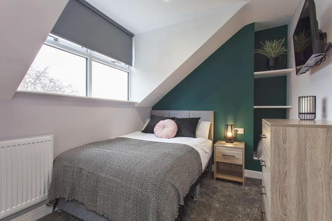 Stunning Ensuite close to Derby Hospital -£200 OFF Main Photo