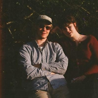 Couple looking for room in Hackney area Main Photo