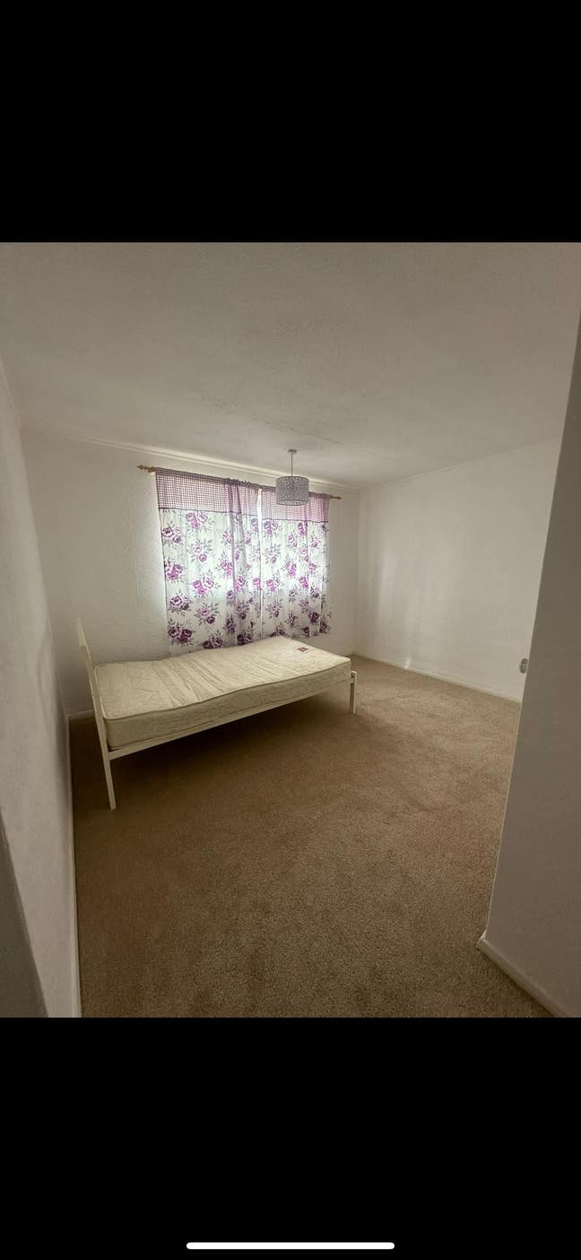 Comfortable Double Rooms to Rent in KT20 – Ideal f Main Photo