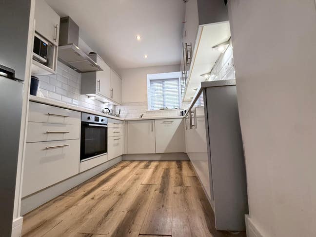 Victoria Road En Suite Room To Let Main Photo