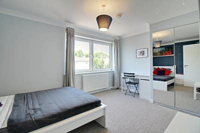 A Well Presented Large Double with an En Suite Main Photo