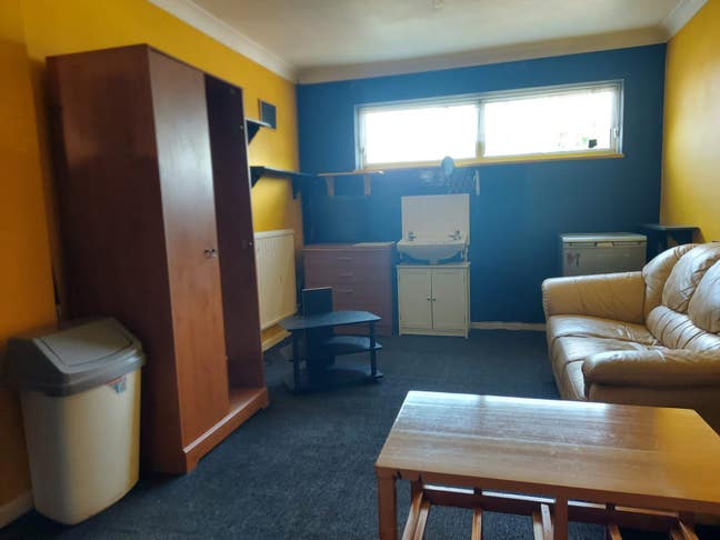 Larger than average double room cloae to town cent Main Photo