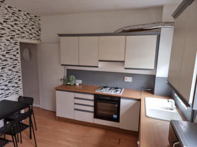 Rooms to rent hockey b18 Main Photo