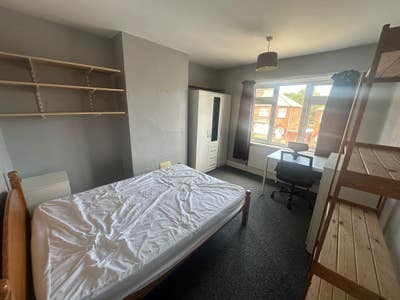 Room available for rent. Lilac Road Main Photo