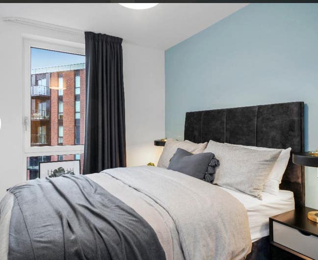 Spacious Double en-suite Room available £950 Main Photo