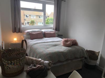 Double room in beautiful houseshare Main Photo