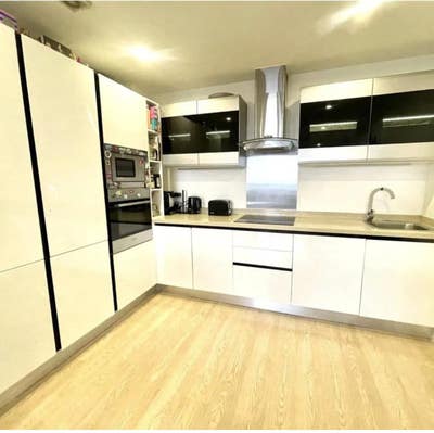 Two bed room flat one bed room available  Main Photo