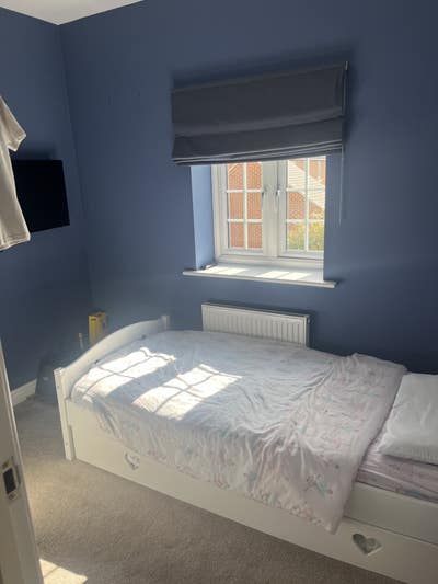 Single room in sought after village  Main Photo
