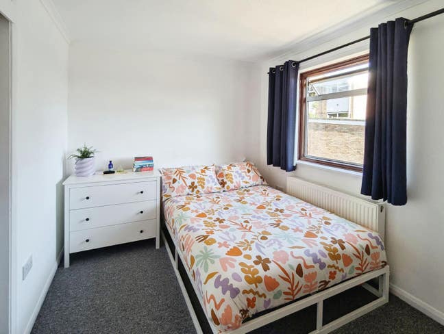 Large double in lovely houseshare Main Photo
