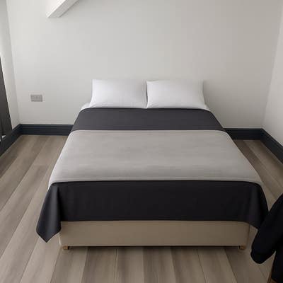 Spacious room available in Eltham  Main Photo