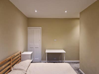 Double room with exclusive use of living roomm  Main Photo
