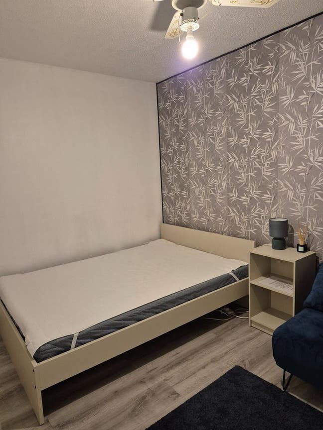 Double Room available in a share house Main Photo