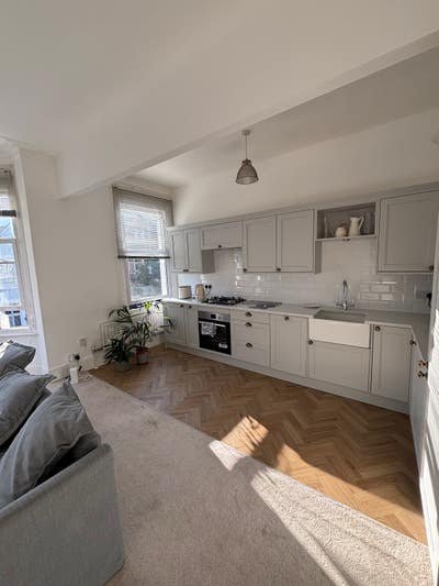 Furnished room in lovely East Putney Main Photo