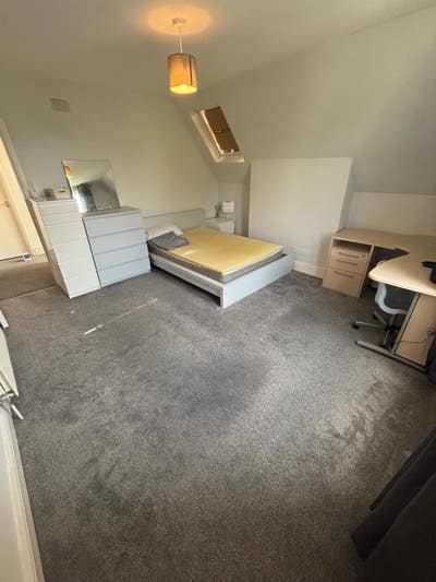 &pound;850+ Large Double Room / 5 Mins from Bath City  Main Photo