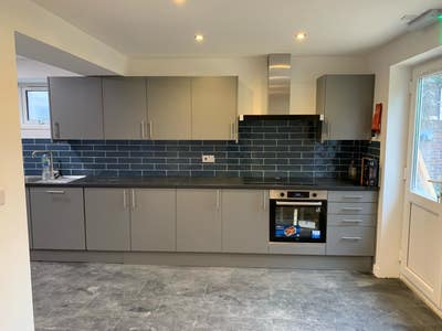 En-Suite Nr Gatwick – Bills Included – 9 Aug  Main Photo