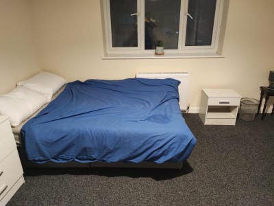 Large double bedroom with en-suite  Main Photo