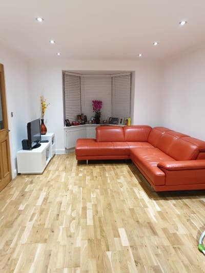 2 Bedrooms House  Main Photo