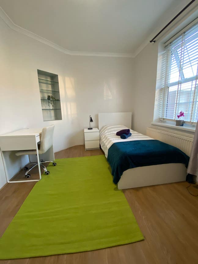Good Size Single Room  Main Photo