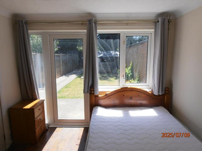 Double room No bills No fees Deposit protected   Main Photo