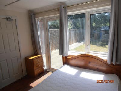 No bills No fees Deposit protected   Main Photo