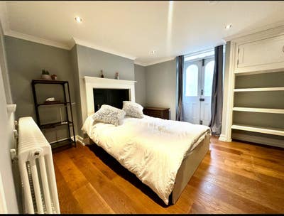 Double Bedroom, En-suite near hospital  Main Photo