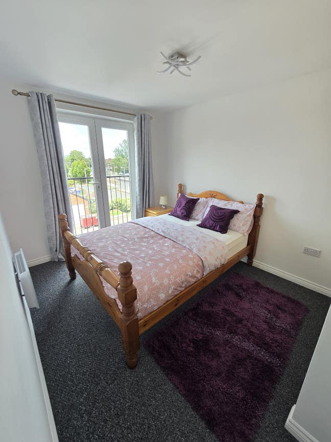 Double ensuite Room in Furnished Flat for a female Main Photo