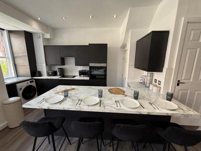 Brand New Refurb!!! Available August Main Photo