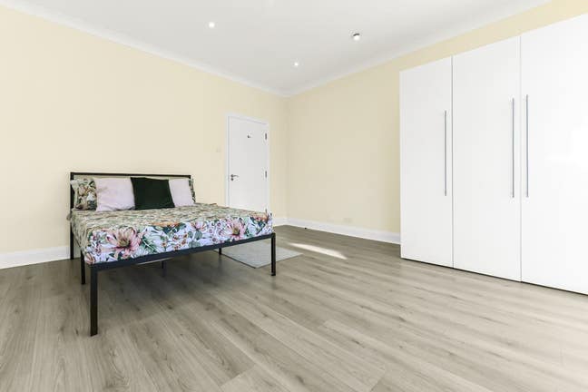 😍 Beautiful Room - 3 min walk to New Cross Gate Main Photo