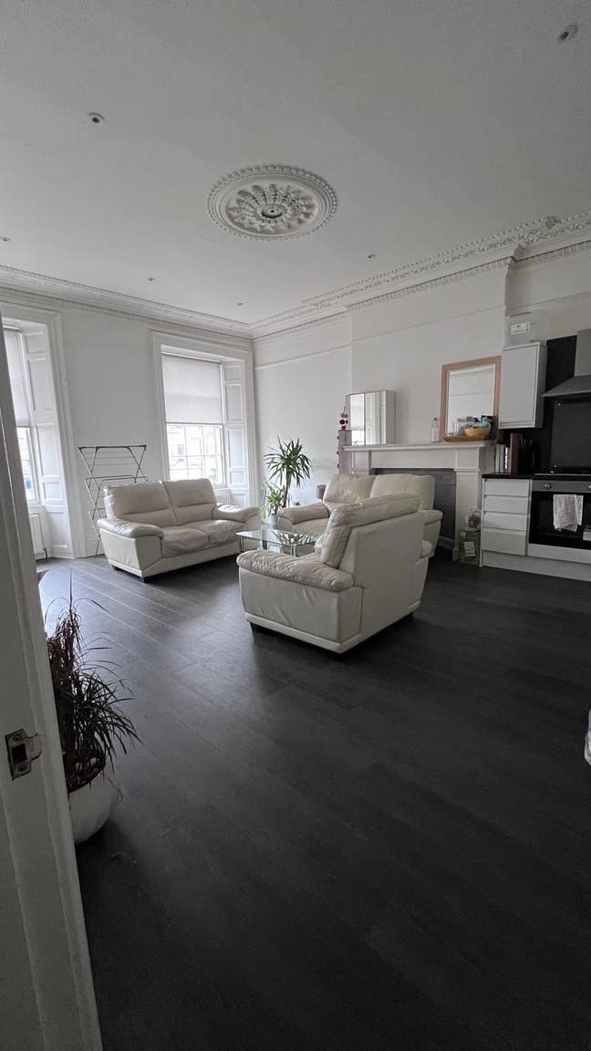 Double Room - Gorgeous 3 Bed Flat  Main Photo
