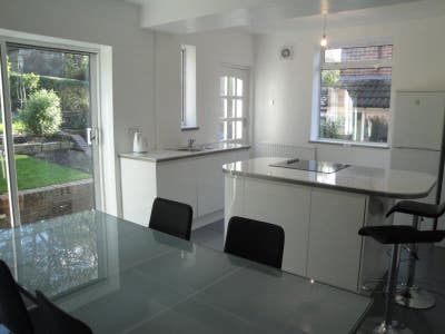 Spacious and light 2 bedroom house with office.  Main Photo