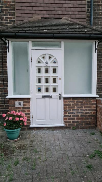 Bright Double Room in Newly Redecorated House SE2 Main Photo