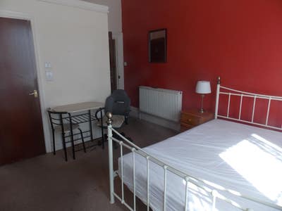 Large Ground Floor ensuite Room Main Photo