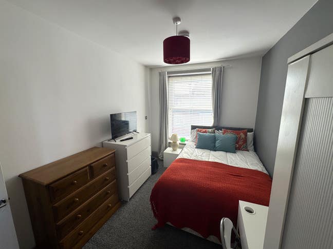 All Bills Included, Modern Double Room Main Photo
