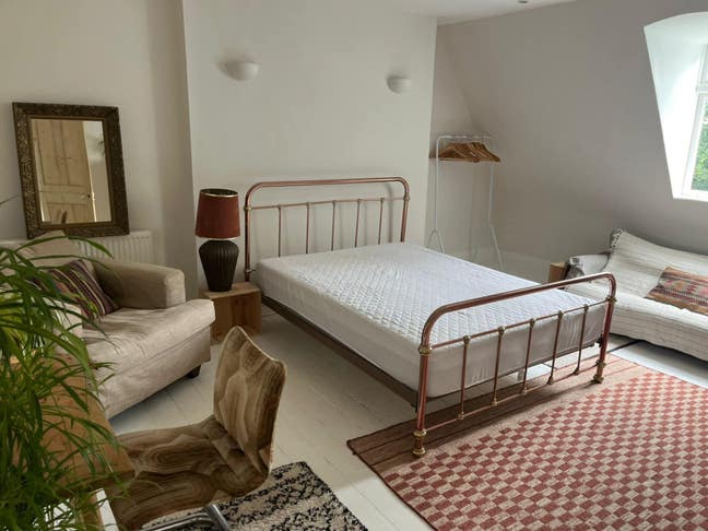 Beautiful Room available in heart of St Leonards Main Photo