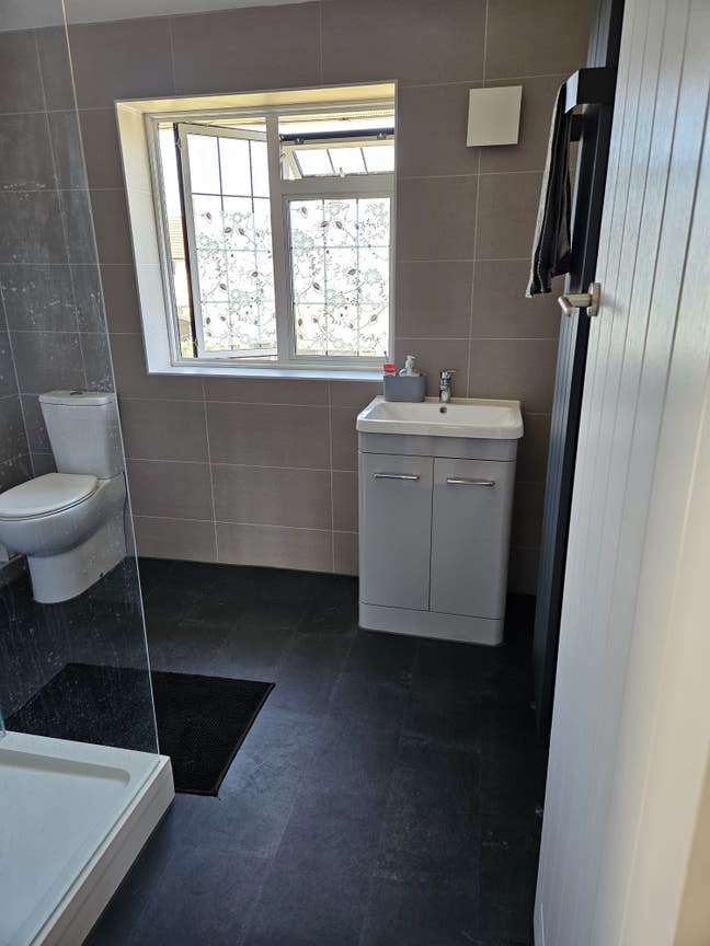 Double Room available Main Photo