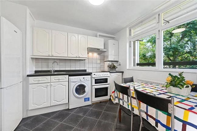 Spacious rooms available in Maida Vale Main Photo
