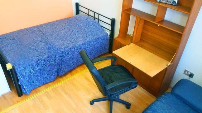 Bright comfy double room available immediately Main Photo