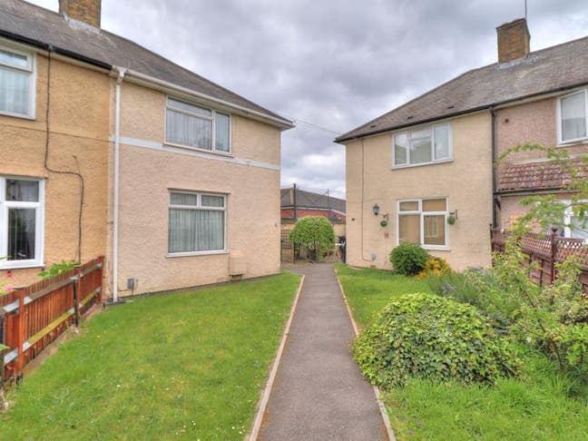  2 Bedroom End Terrace House for Rent Main Photo